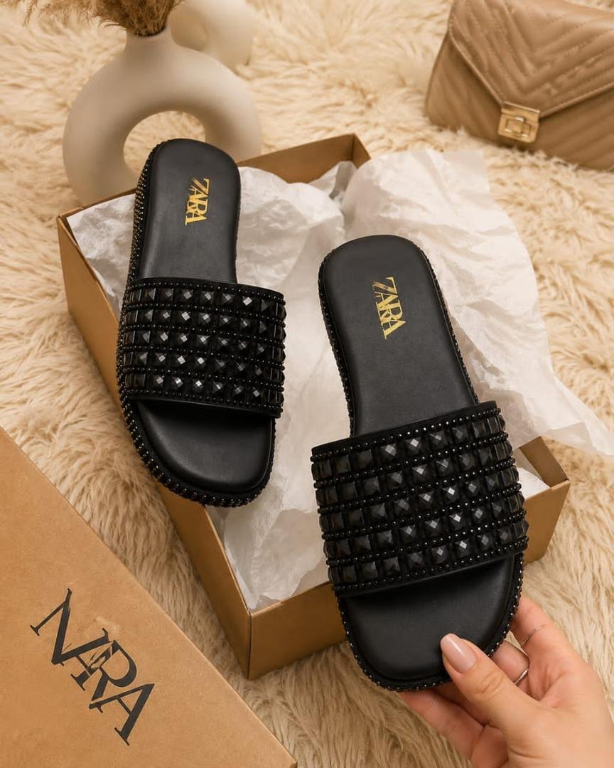 Female slippers