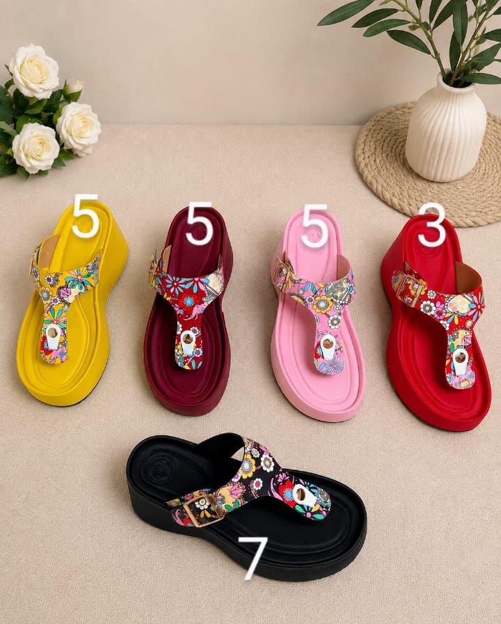 Female foam slippers