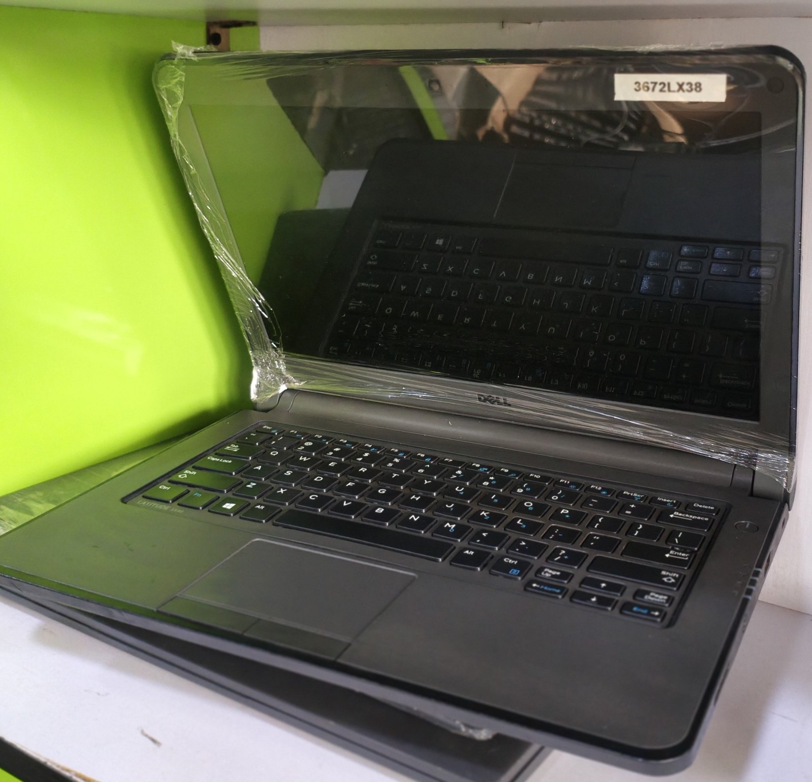 Dell Latitude 3440 Laptop (4GB RAM, 128GB SSD)